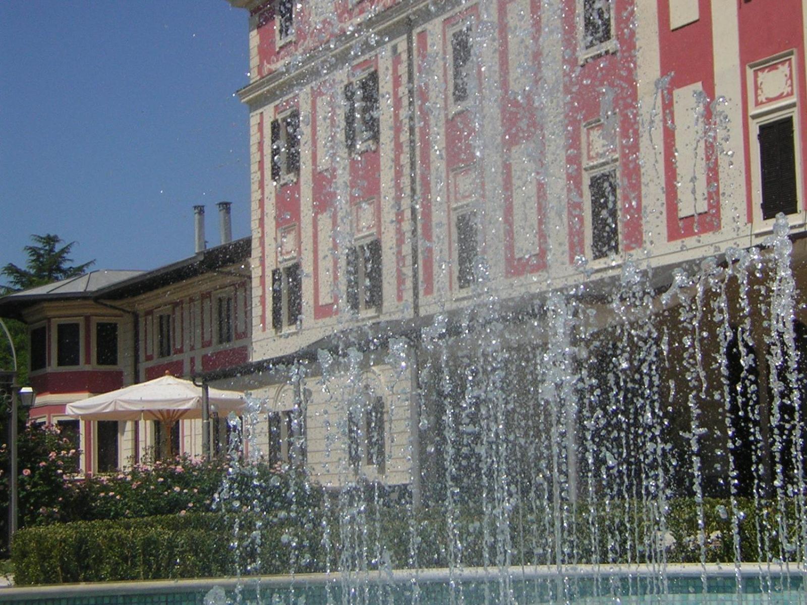 Park Hotel Villa Potenziani Rieti Luaran gambar