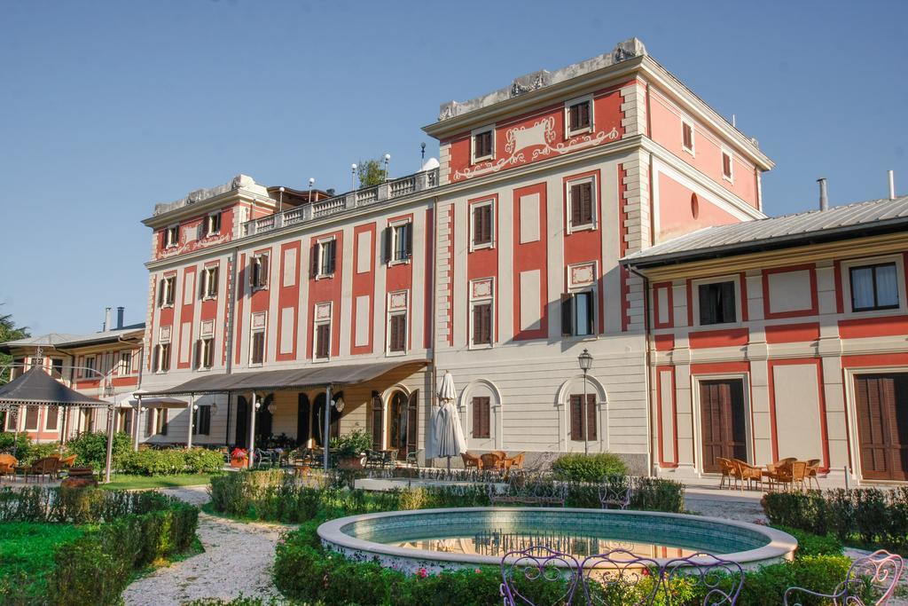 Park Hotel Villa Potenziani Rieti Luaran gambar